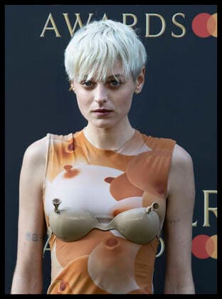 . 10 04 2022. London, United Kingdom. Emma Corrin arriving at The Olivier Awards in London.  xStephenxLockx xi-Imagesx IIM-23303-0039