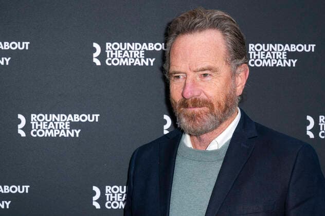 Entertainment Themen der Woche KW14 Entertainment Bilder des Tages Bryan Cranston bei der Broadway-Premiere des Theaterstücks Birthday Candles im American Airlines Theatre. New York, 10.04.2022 *** Bryan Cranston at the Broadway premiere of the play Birthday Candles at the American Airlines Theatre New York, 10 04 2022. Foto:xJ.xNacionxx xFuturexImage