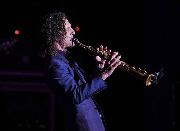 FORT LAUDERDALE, FL - APRIL 10: Kenny G performs at The Parker on April 10, 2022 in Fort Lauderdale Florida. Copyright: xmpi04x