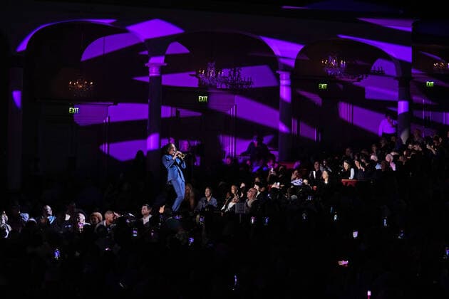 FORT LAUDERDALE, FL - APRIL 10: Kenny G performs at The Parker on April 10, 2022 in Fort Lauderdale Florida. Copyright: xmpi04x