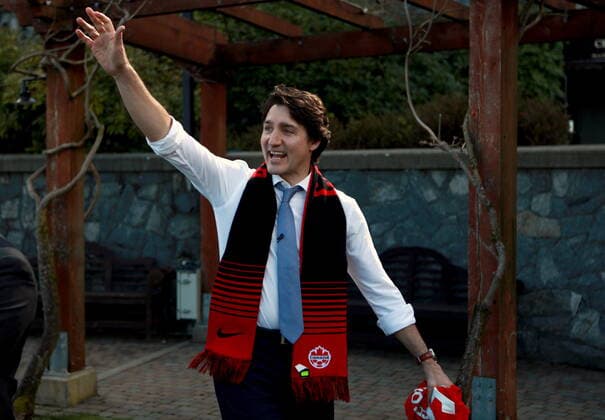 April 11, 2022, LANGFORD, BC, CAN: Prime Minister Justin Trudeau waves goodbye after stopping in for a surprise visit to the women s national soccer team warmup while at Bear Mountain Resort to wish them good luck before their game tonight in Langford, B.C., Monday, April 11, 2022. LANGFORD CAN  - ZUMAc35_ 20220411_zaf_c35_086 Copyright: xChadxHipolitox