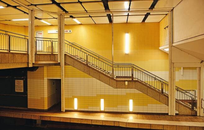  Treppe, U-Bahnstation Joachim Mählstrasse, Hamburg, Deutschland, Europa *** Stairs, U Station Joachim Mählstrasse, Hamburg, Germany, Europe Copyright: imageBROKER/IngeborgxKnol ibxikn08193281.jpg