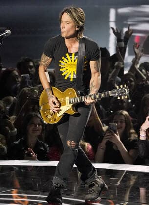 April 11, 2022, Nashville, TN, USA: Keith Urban performs at the 2022 CMT Music Awards at Nashville Municipal Auditorium on April 11, 2022 in Nashville, Tennessee. Nashville USA - ZUMAs181 20220411_zea_s181_151 Copyright: xImagespacex
