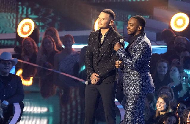 April 11, 2022, Nashville, TN, USA: Anthony Mackie and Kane Brown speak onstage at the 2022 CMT Music Awards at Nashville Municipal Auditorium on April 11, 2022 in Nashville, Tennessee. Nashville USA - ZUMAs181 20220411_zea_s181_157 Copyright: xImagespacex