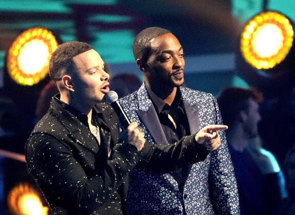 April 11, 2022, Nashville, TN, USA: Anthony Mackie and Kane Brown speak onstage at the 2022 CMT Music Awards at Nashville Municipal Auditorium on April 11, 2022 in Nashville, Tennessee. Nashville USA - ZUMAs181 20220411_zea_s181_158 Copyright: xImagespacex