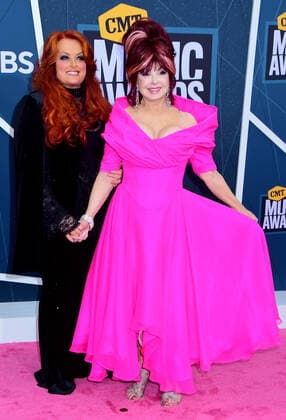 11 April 2022 - Nashville, Tennessee - Wynonna Judd, Naomi Judd. 2022 CMT Music Awards held at Nashville Municipal Auditorium. Photo Credit: Dara-Michelle Farr AdMedia 279146 2022-04-11 Tennessee Nashville Etats-Unis  Copyright: xAdMediax STAR_279146_124