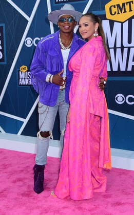 11 April 2022 - Nashville, Tennessee - Jimmie Allen, Alexis Gale. 2022 CMT Music Awards held at Nashville Municipal Auditorium. Photo Credit: Dara-Michelle Farr AdMedia 279146 2022-04-11 Tennessee Nashville Etats-Unis  Copyright: xAdMediax STAR_279146_125