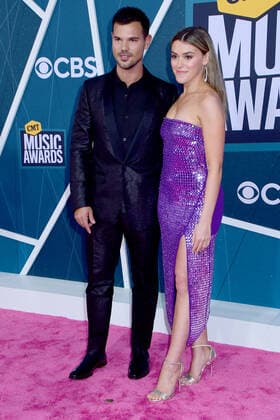 11 April 2022 - Nashville, Tennessee - Taylor Lautner, Taylor Dome. 2022 CMT Music Awards held at Nashville Municipal Auditorium. Nashville USA - ZUMAa123 20220411_zaa_a123_143 Copyright: xDara-MichellexFarrx