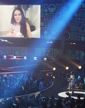 April 11, 2022, Nashville, TN, USA: Taylor Dye (via Video) and Maddie Marlow or Maddie and Tae at the 2022 CMT Music Awards at Nashville Municipal Auditorium on April 11, 2022 in Nashville, Tennessee. Nashville USA - ZUMAs181 20220411_zea_s181_222 Copyright: xImagespacex