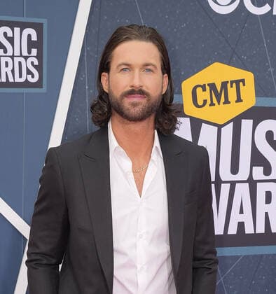April 11, 2022, Nashville, TN, USA: Riley Green attends the 2022 CMT Music Awards at Nashville Municipal Auditorium on April 11, 2022 in Nashville, Tennessee. Nashville USA - ZUMAs181 20220411_zea_s181_247 Copyright: xImagespacex