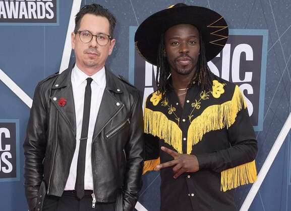 April 11, 2022, Nashville, TN, USA: Adrian Quesada, Eric Burton attend the 2022 CMT Music Awards at Nashville Municipal Auditorium on April 11, 2022 in Nashville, Tennessee. Nashville USA - ZUMAs181 20220411_zea_s181_248 Copyright: xImagespacex