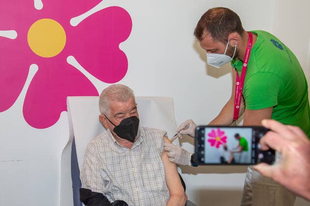 COVID: Italy Starts Giving Fourth Jab Rieti is a pioneer in Italy for the fourth dose vaccination, for patients over 80 and frail over 60. Administration carried out at the former Bosi vaccination centre opened during the vaccine administration campaign. In Rieti, Italy, 12 April, 2022. Rieti Italy  Copyright: xRiccardoxFabix originalFilename: fabi-notitle220412_npTsg.jpg