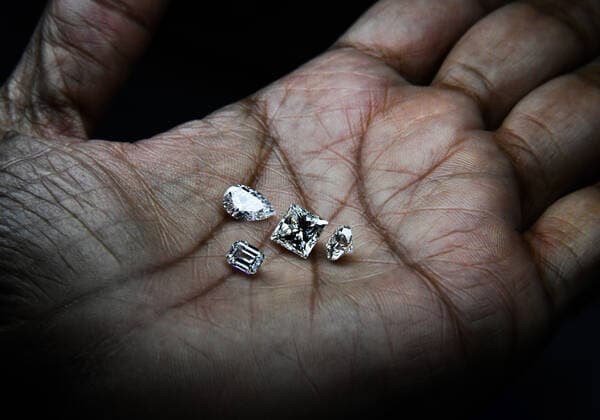 Russia Diamonds Manufacturing 8163906 12.04.2022 Quality assessment of a cut diamond at the M Suresh Vladivostok diamond cutting plant, in Vladivostok, Russia. M Suresh Vladivostok was registered in Russia by the Indian group of companies De Beers and became resident of the Free Port of Vladivostok in 2018. Rough diamonds are supplied to M Suresh Vladivostok by Alrosa. High-quality precious stones from the Vladivostok facility are to be supplied to the M Suresh jewelry factories in India and Botswana specializing in wedding jewelry and accessories. Vitaliy Ankov Sputnik Vladivostok Russia  Copyright: xVitaliyxAnkovx