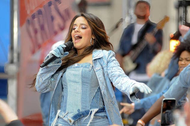 April 12, 2022, New York, United States: Camila Cabello performs on the Today Show at Rockefeller Plaza. New York United States - ZUMAs197 20220412_zaa_s197_118 Copyright: xEfrenxLandaosx