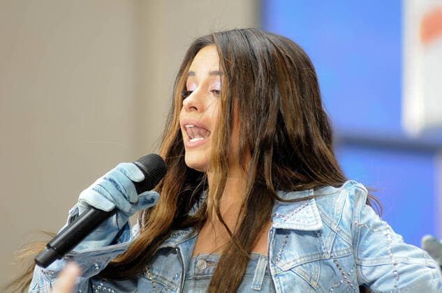 April 12, 2022, New York, United States: Camila Cabello performs on the Today Show at Rockefeller Plaza. New York United States - ZUMAs197 20220412_zaa_s197_120 Copyright: xEfrenxLandaosx