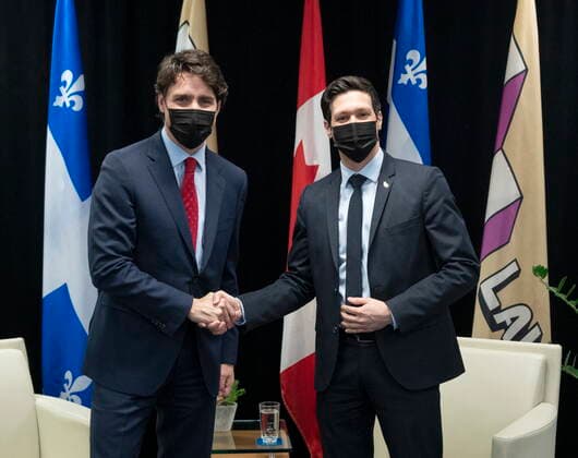 News Bilder des Tages April 13, 2022, Laval, PQ, Canada: Prime Minister Justin Trudeau meets with the Mayor of Laval, Stephane Boyer on Wednesday, April 13, 2022 in Laval, Quebec. Laval Canada  - ZUMAc35_ 20220413_zaf_c35_042 Copyright: xRyanxRemiorzx