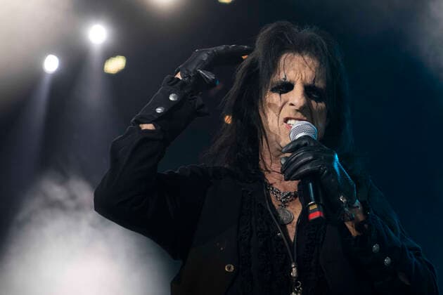 April 14, 2022, Calgary, Alberta, Canada: Alice Cooper peforms in concert at The Winsport Arena in Calgary, Thursday April 14th. Calgary Canada - ZUMAr123 20220414_zap_r123_008 Copyright: xBadenxRothx