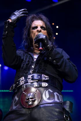 April 14, 2022, Calgary, Alberta, Canada: Alice Cooper peforms in concert at The Winsport Arena in Calgary, Thursday April 14th. Calgary Canada - ZUMAr123 20220414_zap_r123_017 Copyright: xBadenxRothx