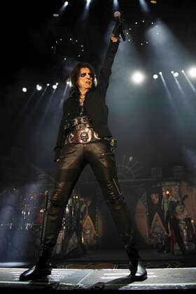 April 14, 2022, Calgary, Alberta, Canada: Alice Cooper peforms in concert at The Winsport Arena in Calgary, Thursday April 14th. Calgary Canada - ZUMAr123 20220414_zap_r123_019 Copyright: xBadenxRothx