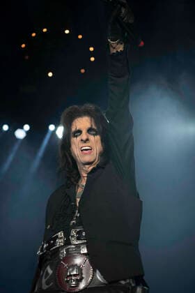 April 14, 2022, Calgary, Alberta, Canada: Alice Cooper peforms in concert at The Winsport Arena in Calgary, Thursday April 14th. Calgary Canada - ZUMAr123 20220414_zap_r123_020 Copyright: xBadenxRothx