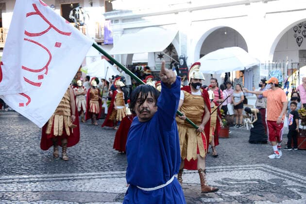 Holy Thursday Procession of Holy Week in Taxco TAXCO, MEXICO - APR 14, 2022: A person dressed as Judas Iscariot takes part during the Holy Thursday procession as part of the Holy Week. On April 14, 2022 in Taxco, Mexico. (Photo by Carlos Tischler Eyepix Group) Copyright: xCarlosxTischler xxEyepixxGroupx _EYE0830