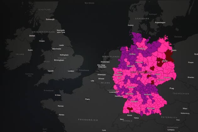 RKI dashboard, 7 day incidence is now 876.5 7 day incidence, RKI dashboard on a monitor on 16 04 2022 in Siegen Germany.