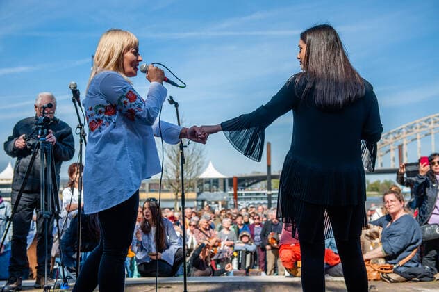 Musicians For Ukraine Concert Held In Nijmegen Two Ukrainian refugees hosted in the city are singing a Ukrainian song, during a concert in support of Ukraine held in Nijmegen, on April 16th, 2022. Nijmegen Gelderland Netherlands  Copyright: xRomyxArroyoxFernandezx originalFilename: arroyofernandez-musician220416_npsTG.jpg