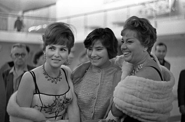Actresses Gina Lollobrigida, Tatyana Samoilova and Marisa merlini 2311309 10.07.1961 The Second Moscow International Film Festival. Italian actresses Gina Lollobrigida Ileft, marisa Merlini and Soviet actress Tatyana Samoilova (center). Mikhail Ozerskiy Sputnik Moscow Russia  Copyright: xMikhailxOzerskiyx