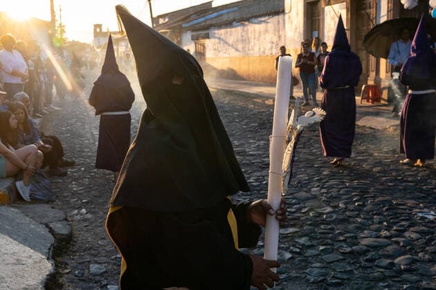 April 16, 2022, Patzcuaro, Michoacan, Mexico: Roman Catholic hooded penitents wearing traditional capirotes, during a procession through the streets in celebration of Holy Saturday, April 16, 2022 in Patzcuaro, Michoacan, Mexico. The small indigenous town retains traditions from Colonial Spanish rule including the confraternity of penitents during Holy Week. Patzcuaro Mexico - ZUMAe02_ 20220416_zaf_e02_004 Copyright: xRichardxEllisx