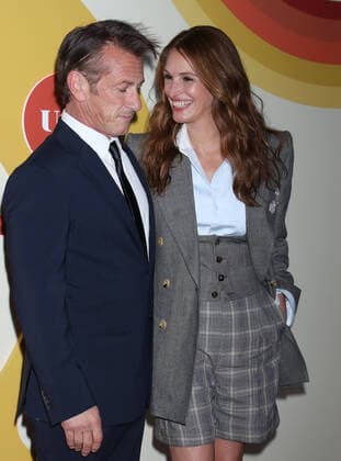 Bilder des Jahres 2022, Entertainment 04 April Entertainment Themen der Woche KW16 Entertainment Bilder des Tages NEW YORK, NY- APRIL 18: Sean Penn and Julia Roberts at the NY Premiere of Gaslit at The Metropolitan Museum of Art in New York City on April 18, 2022. Copyright: xRWx