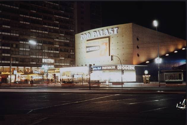 Berlin GER, 20220401,Berlin, Aufnahme ca. 1964, Strassenzene, am Zoo Palast, *** Berlin GER, 20220401,Berlin, photo ca 1964, street scene, at Zoo Palast,