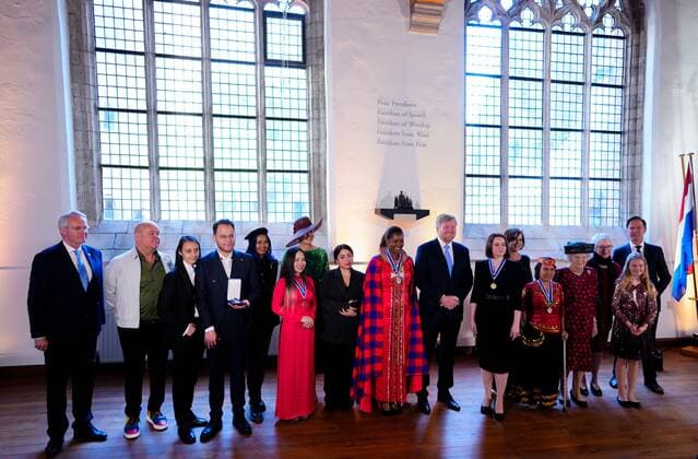 2022 04 21 12 31 30 MIDDELBURG The group photo with the laureates and King Willem Alexander, Queen Maxima and Princess Beatrix after the presentation of the Four Freedoms Awards 2022 The Four Freedoms Awards are awarded every year to men, women and or  Copyright: xx x447390718x originalFilename: 447390718.jpg