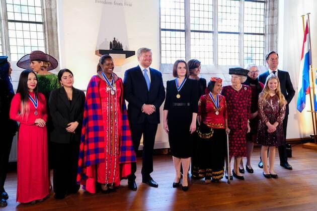 2022 04 21 12 31 45 MIDDELBURG The group photo with the laureates and King Willem Alexander, Queen Maxima and Princess Beatrix after the presentation of the Four Freedoms Awards 2022 The Four Freedoms Awards are awarded every year to men, women and or  Copyright: xx x447390737x originalFilename: 447390737.jpg