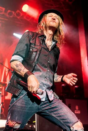 Nic Maeder of Gotthard live at a concert of the Gotthard Magnum European Tour 2022 at Capitol Hannover, 20 04 2022 Foto:xC.xSpeidelx xFuturexImage