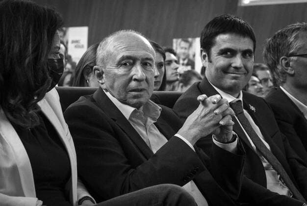 Gabriel Attal, Bruno Lemaire et Olivier Veran lors d un meeting pour la campagne d Emmanuel Macron Avec vous - Villeurbanne, France 21 04 2021 NEWS : La garde rapprochÃ e d Emmanuel Macron en meeting dÃ partemental Ã Villeurbanne - France. - 21 04 2021 SandrineThesillat Panoramic 