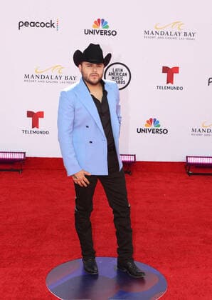 Mexican regional music singer Gerardo Ortiz poses upon her arrival on the red carpet for the 2022 Latin American Music Awards, at the Michelob ULTRA Arena at the Mandalay Bay Resort and Casino in Las Vegas, Nevada, US, 21 April 2022. Red carpet of the Latin American Music Awards 2022 !ACHTUNG: NUR REDAKTIONELLE NUTZUNG!  Copyright: xRondaxChurchillx USA7067 20220422-50aad06b7374a2138724846b928b45b1eae5dad3