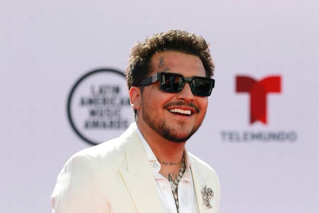 Entertainment Bilder des Tages Mexican singer Christian Nodal poses upon his arrival on the red carpet for the 2022 Latin American Music Awards, at the Michelob ULTRA Arena of the Mandalay Bay Resort and Casino in Las Vegas, Nevada, US, 21 April 2022. Red carpet of the Latin American Music Awards 2022 !ACHTUNG: NUR REDAKTIONELLE NUTZUNG!  Copyright: xRondaxChurchillx USA7107 20220422-f6ca863d92284fad4410b451a308430890ee42f4