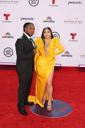 Singer Akim and Doralis Brown poses upon his arrival on the red carpet for the 2022 Latin American Music Awards, at the Michelob ULTRA Arena of the Mandalay Bay Resort and Casino in Las Vegas, Nevada, US, 21 April 2022. Red carpet of the Latin American Music Awards 2022 !ACHTUNG: NUR REDAKTIONELLE NUTZUNG!  Copyright: xRondaxChurchillx USA7118 20220422-a79a186114fdf3e022545e4a19cde75795c6099b
