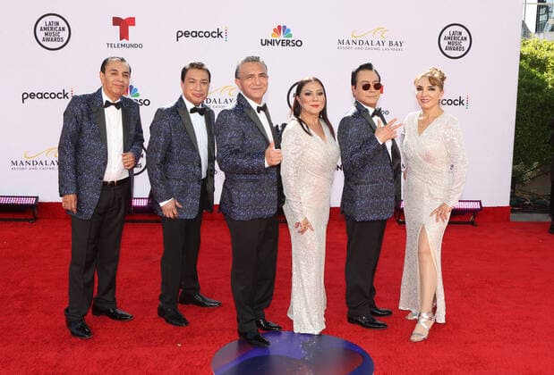The members of the Mexican musical group Los Angeles Azules poses upon his arrival on the red carpet for the 2022 Latin American Music Awards, at the Michelob ULTRA Arena of the Mandalay Bay Resort and Casino in Las Vegas, Nevada, US, 21 April 2022. Red carpet of the Latin American Music Awards 2022 !ACHTUNG: NUR REDAKTIONELLE NUTZUNG!  Copyright: xRondaxChurchillx USA7129 20220422-4985ec124e2eb8a25ef3f1a6df8f4150a80d5bca