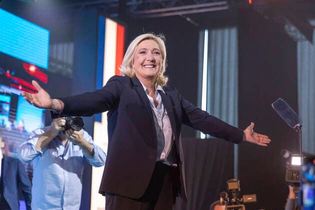 News Themen der Woche KW16 News Bilder des Tages (220421) -- ARRAS (FRANCE), April 21, 2022 -- French far-right National Rally party candidate Marine Le Pen attends an election campaign meeting in Arras, northern France, on April 21, 2022. The runoff vote on April 24 will be between Emmanuel Macron and Marine Le Pen. (Photo by Xinhua) FRANCE-ARRAS-ELECTION-LE PEN-CAMPAIGN SebastienxCourdji 