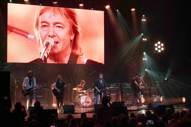 Chris Norman Band live at a concert of his Forever Tour at Theater am Aegi Hannover, 21 04 2022 Foto:xU.xStammx xFuturexImage