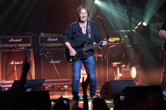 Chris Norman Band live at a concert of his Forever Tour at Theater am Aegi Hannover, 21 04 2022 Foto:xU.xStammx xFuturexImage