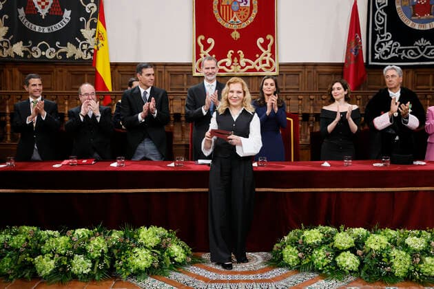 Argentinian actress Cecilia Roth collects Cervantes Award on behalf of Uruguayan author Cristina Peri Rossi Cervantes Award s gala ceremony at Alcala de Henares University in Madrid region, central Spain, 22 April 2022. Peri Rossi has been unable to be in the awarding ceremony due to her health condition. Cervantes Award s gala !ACHTUNG: NUR REDAKTIONELLE NUTZUNG!  Copyright: xBallesteros xPOOLx GRAF5979 20220422-02f6cd600550956991a92ea92580239d0c8ca9d7