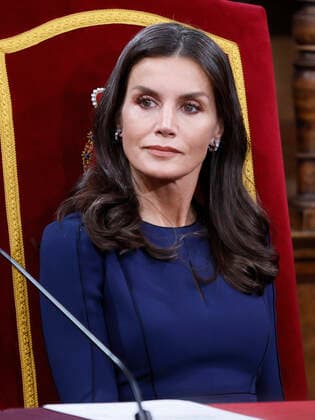 Spain s Queen Letizia attends the Cervantes Award s gala ceremony at Alcala de Henares University in Madrid region, central Spain, 22 April 2022. Argentinia actress Cecilia Roth collected Cervantes Award on behalf of Uruguayan author Cristina Peri Rossi, who has been unable to be in the awarding ceremony due to her health condition. Cervantes Award s gala !ACHTUNG: NUR REDAKTIONELLE NUTZUNG!  Copyright: xBALLESTEROSx GRAF6010 20220422-5531aaec5f8c3c29a34d56c9867a428bbe13a209