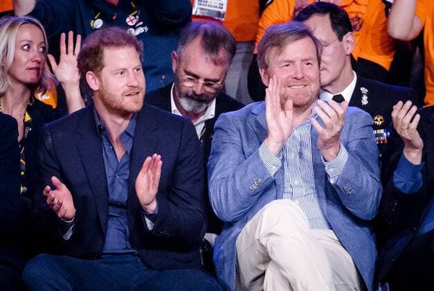 Entertainment Themen der Woche KW16 Entertainment Bilder des Tages 2022-04-22 14:04:57 THE HAGUE - The Duke of Sussex, Prince Harry and King Willem-Alexander during the wheelchair basketball final on the last day of the Invictus Games. ANP SEM VAN DER WAL netherlands out - belgium out *** 2022 04 22 14 04 57 THE HAGUE The Duke of Sussex, Prince Harry and King Willem Alexander during the wheelchair basketball final on the last day of the Invictus Games ANP SEM VAN DER WAL netherlands out belgium out  Copyright: xx x447443457x originalFilename: 447443457.jpg