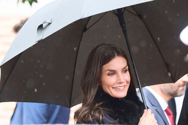 Entertainment Themen der Woche KW16 Entertainment Bilder des Tages 22-04-2022 Madrid Queen Letizia leaving the Miguel de Cervantes, Spanish literature 2021 prize to Cristina Peri Rossi in the auditorium of the university of Alcala, Alcala de Henares, in Madrid. No Spain Â  Copyright: xPPEx
