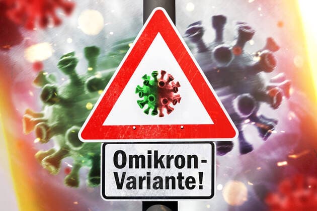 FOTOMONTAGE, Gefahrenschild mit Coronavirus-Symbol und Aufschrift Omikron-Variante *** PHOTOMONTAGE, danger sign with coronavirus symbol and inscription Omikron variant. ** NUR FUER REDAKTIONELLE ZWECKE ** EDITORIAL USE ONLY **