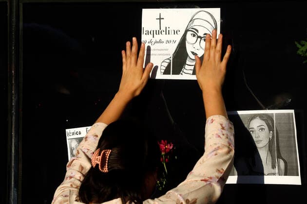 April 22, 2022, Mexico City, Mexico City, Mexico: Feminist activists put the photographs of women victims of femicide outside the Attorney General s Office, demanding justice for all of them and for young Debanhi Escobar Bazaldua, whose body was located after being missing for 13 days in the state of Nuevo Leon. On Apr 22, 2022 In Mexico City, Mexico. Mexico City Mexico - ZUMAe321 20220422_zia_e321_021 Copyright: xLuisxBarronx xEyepixxGroupx