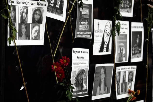 April 22, 2022, Mexico City, Mexico City, Mexico: Feminist activists put the photographs of women victims of femicide outside the Attorney General s Office, demanding justice for all of them and for young Debanhi Escobar Bazaldua, whose body was located after being missing for 13 days in the state of Nuevo Leon. On Apr 22, 2022 In Mexico City, Mexico. Mexico City Mexico - ZUMAe321 20220422_zia_e321_030 Copyright: xLuisxBarronx xEyepixxGroupx