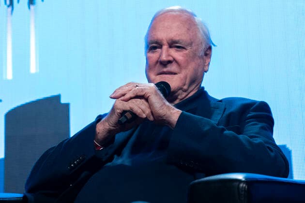 April 23, 2022, Calgary, Alberta, Canada: Actor John Cleese visits The Calgary Comic And Entertainment Expo without his iconic mustache Calgary Canada - ZUMAr123 20220423_zap_r123_006 Copyright: xBadenxRothx